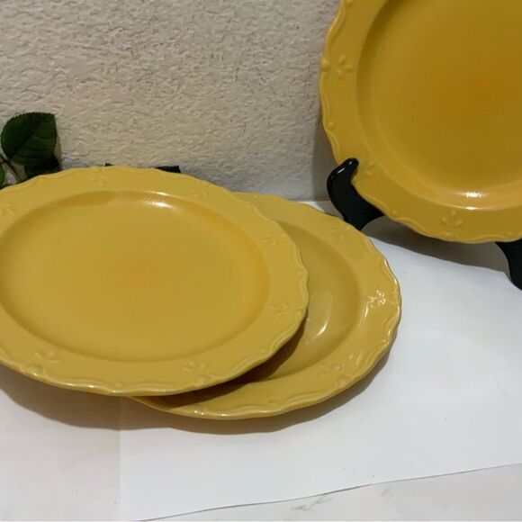 Home Trends BELLCREST YELLOW Stoneware Embossed Scroll Dots Dinner Plates Set 3 - Picture 5 of 6